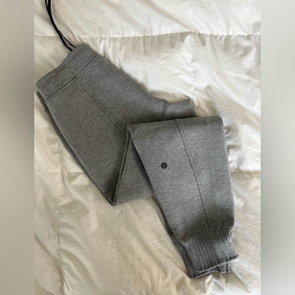 Grey women’s Lululemon joggers. No tag, unsure of actual size, fits size small.